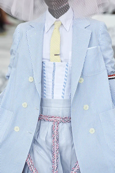 Look 97